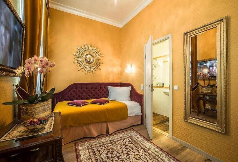 اتاق استاندارد یک نفره, Imperial Hotel & Restaurant