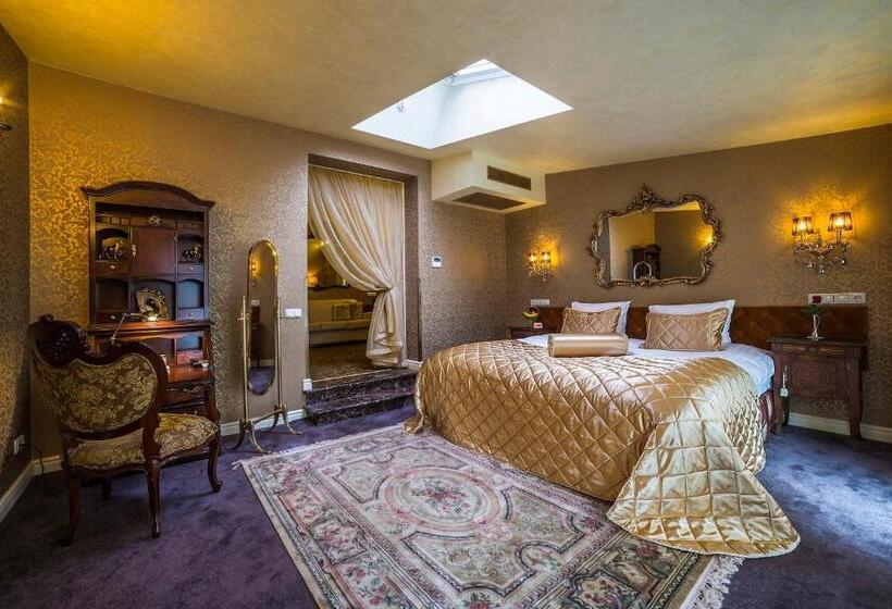 سوئیت رویال, Imperial Hotel & Restaurant