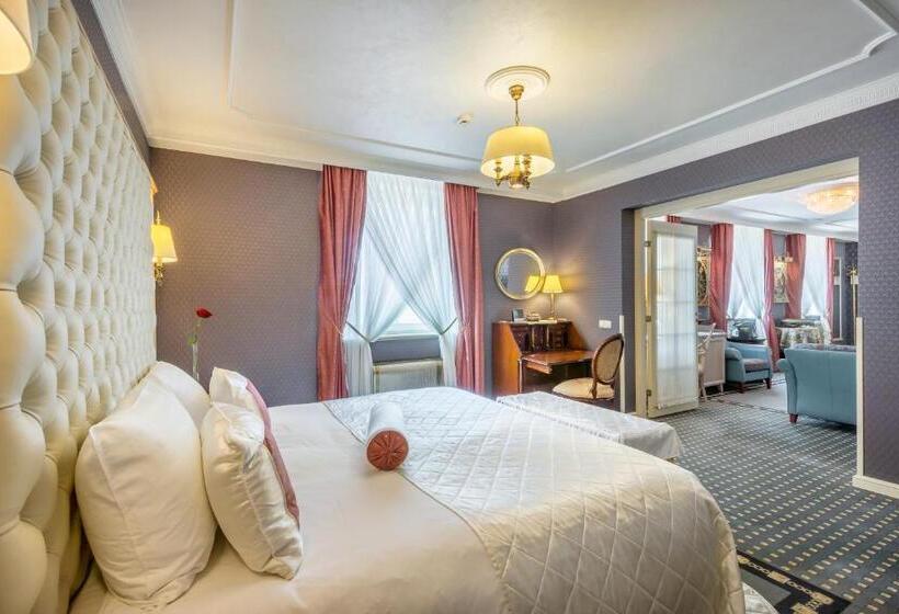 سوئیت رویال, Imperial Hotel & Restaurant