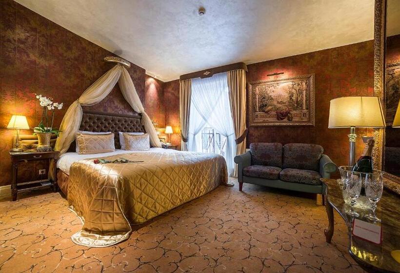 اتاق لوکس, Imperial Hotel & Restaurant