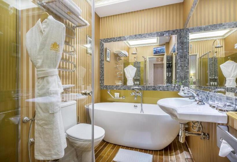 اتاق لوکس, Imperial Hotel & Restaurant