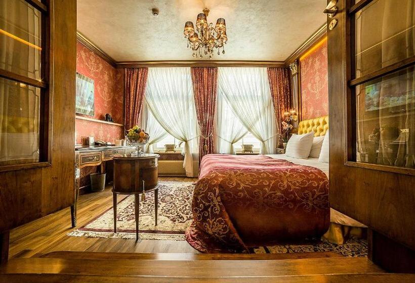 سوییت, Imperial Hotel & Restaurant