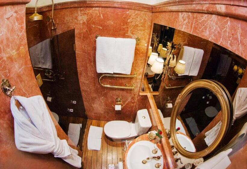 اتاق استاندارد, Imperial Hotel & Restaurant