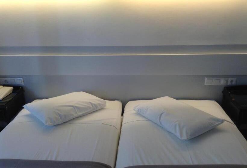 Трехместный Номер Стандарт Interior, Kamari Beach