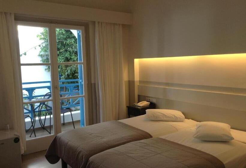 Трехместный Номер Стандарт Interior, Kamari Beach