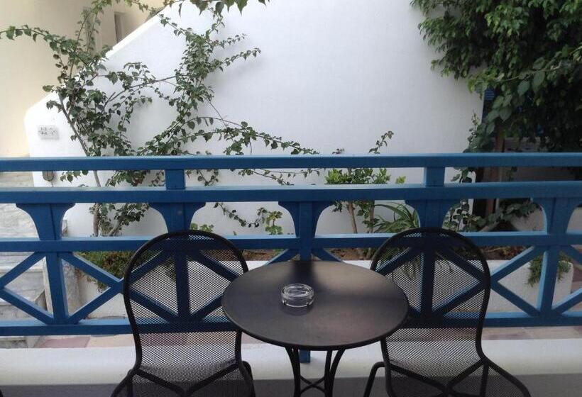 Трехместный Номер Стандарт Interior, Kamari Beach