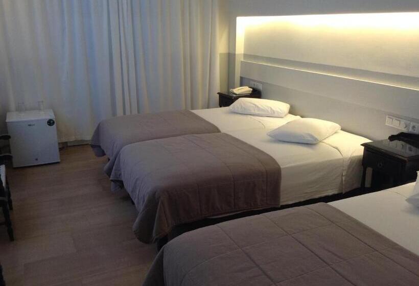 Трехместный Номер Стандарт Interior, Kamari Beach