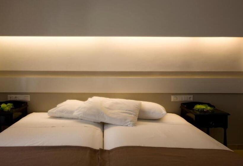 Номер Economy, Kamari Beach