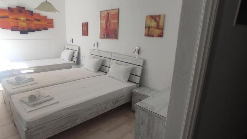 اتاق استاندارد سه نفره, Mare Monte