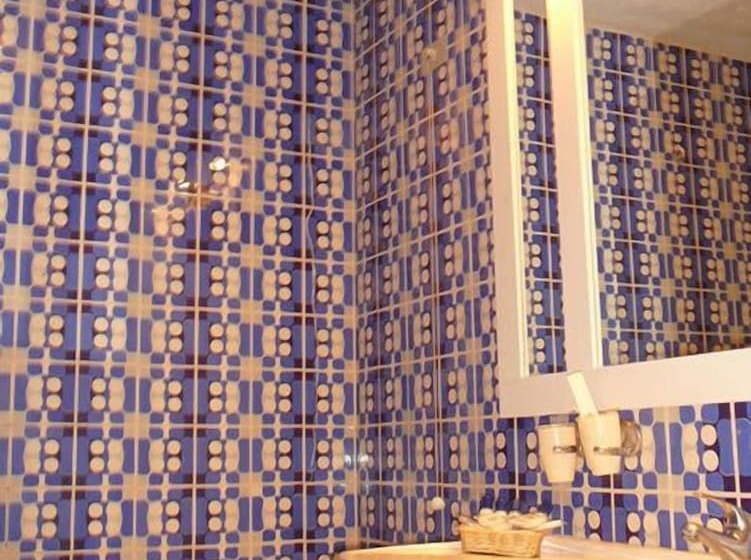 غرفة قياسية, Marina Club