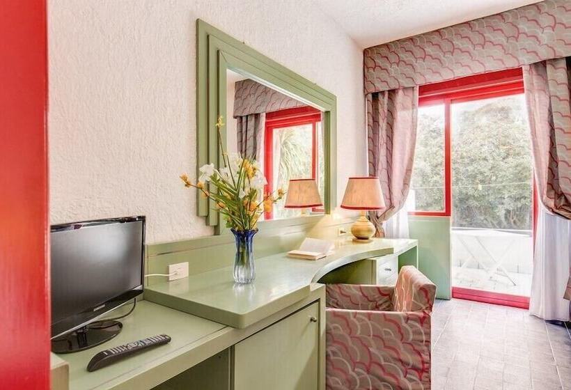 غرفة قياسية, Marina Club