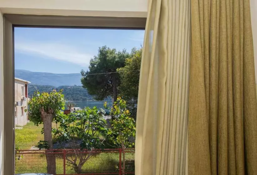 اتاق عادی, Mouikis Hotel Kefalonia
