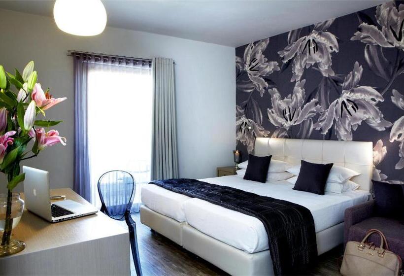 Трехместный Номер Стандарт Боковой Вид на Море, Mouikis Hotel Kefalonia