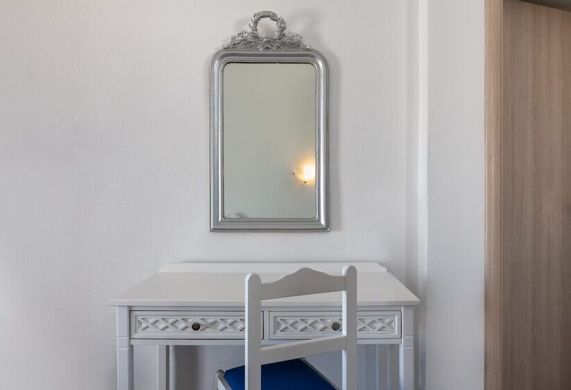 标准间, Rivari Santorini