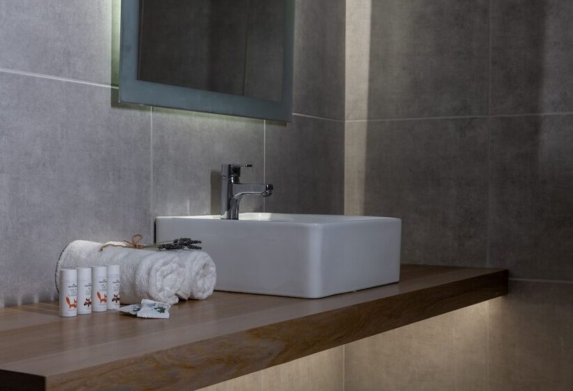 家庭间, Rivari Santorini