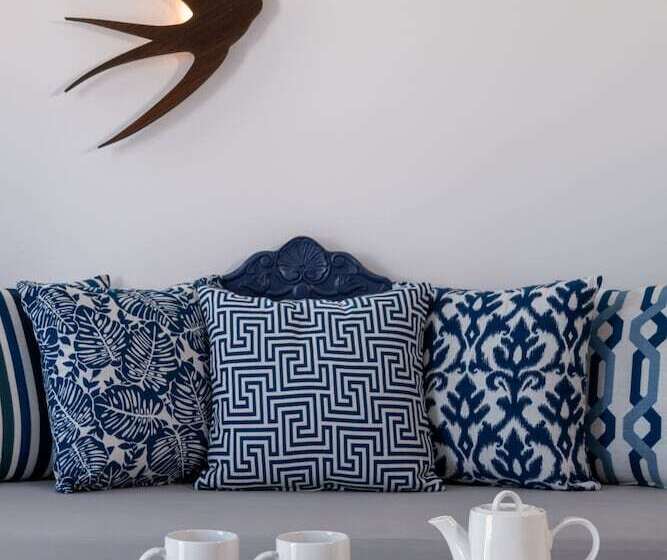 家庭间, Rivari Santorini