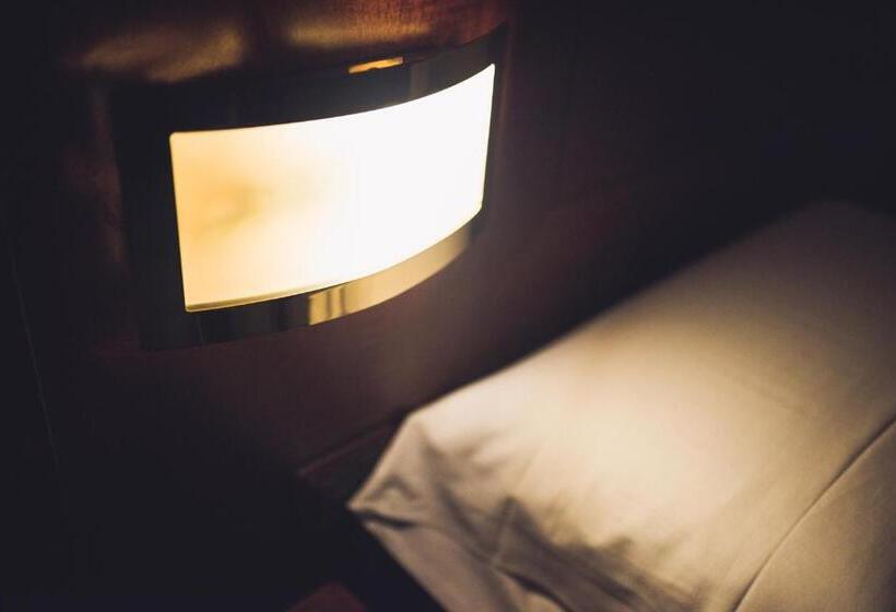 חדר סטנדרט יחיד, Robinson