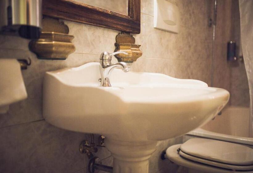 חדר סטנדרט יחיד, Robinson