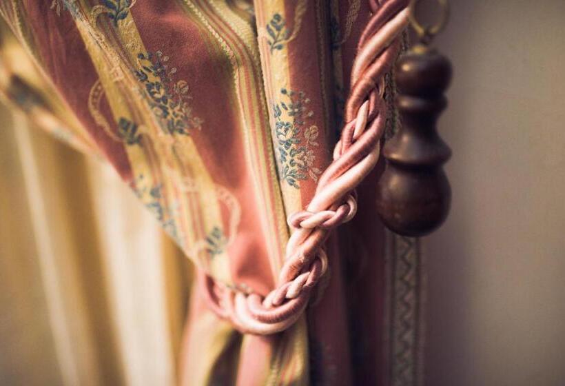 חדר סטנדרט, Robinson