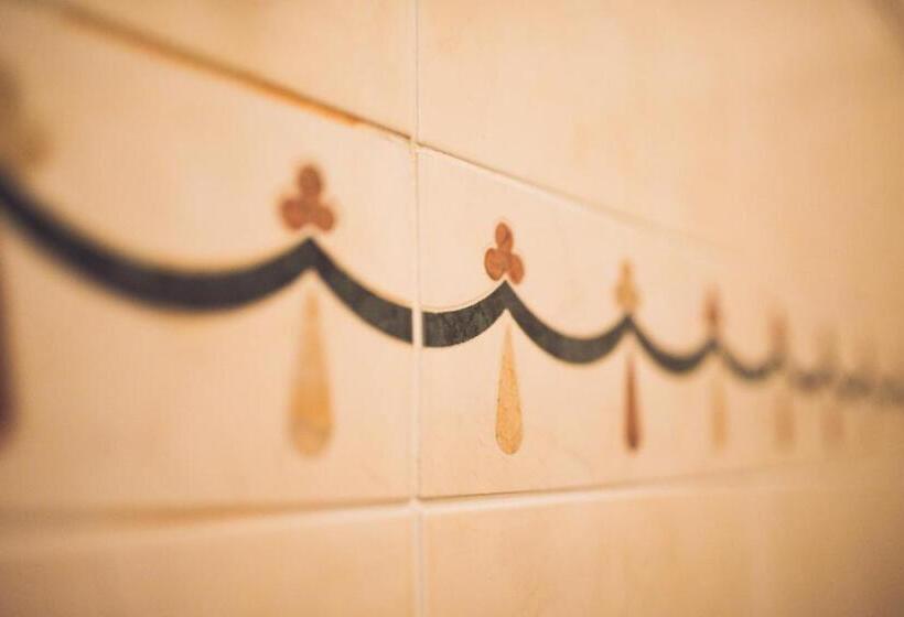 חדר סטנדרט, Robinson