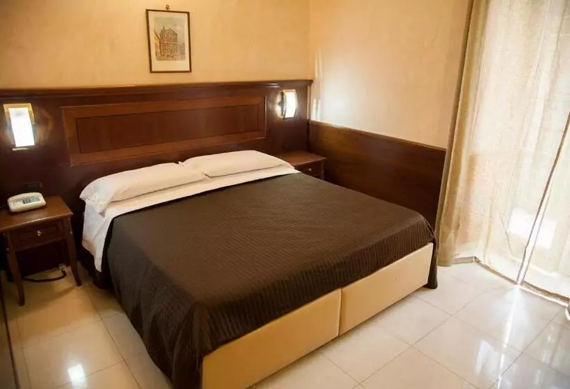 Comfort Triple Room