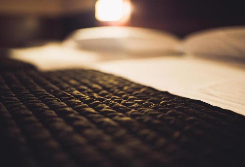 חדר דלוקס, Robinson