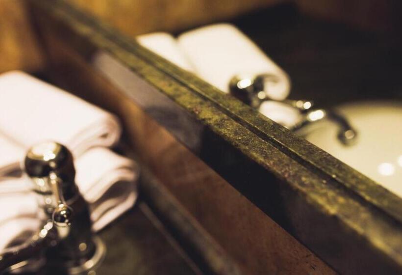 חדר דלוקס, Robinson