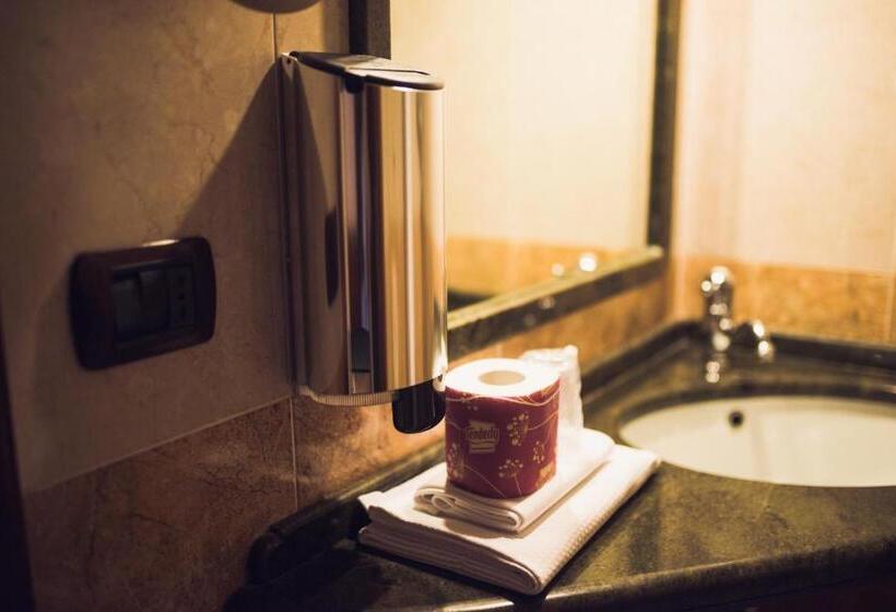 חדר סטנדרט יחיד, Robinson