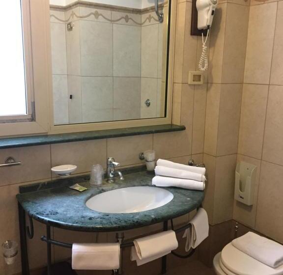 חדר סטנדרט, Robinson