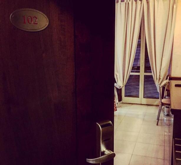 חדר דלוקס, Robinson