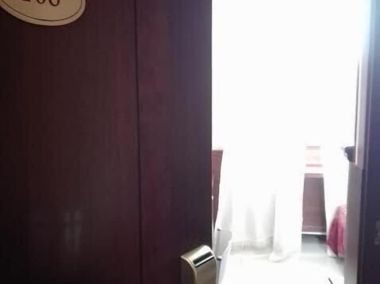 חדר סטנדרט יחיד, Robinson