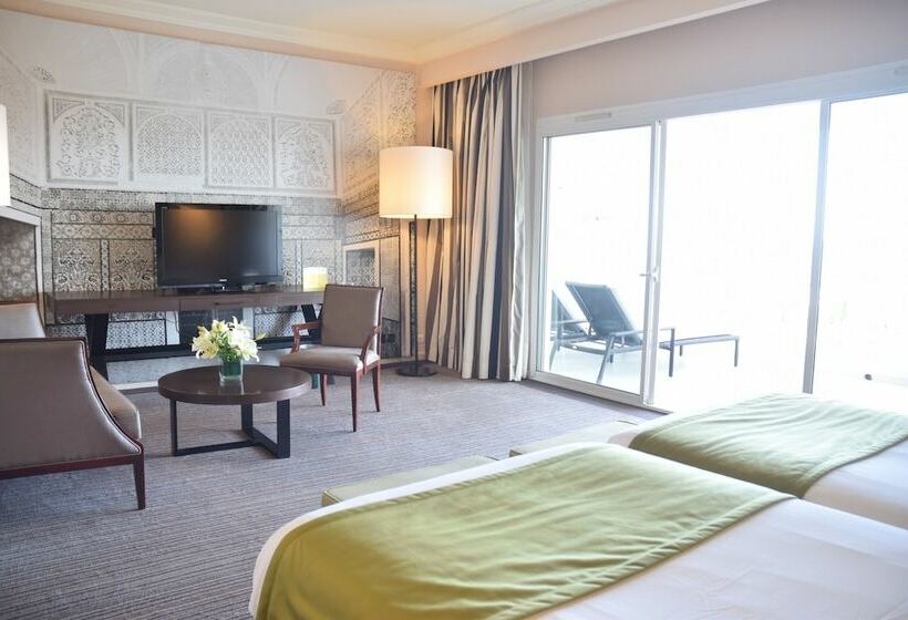 جناح جونيور مطلّ علي البحر, Oceana Hotel & Spa Focussed Adults