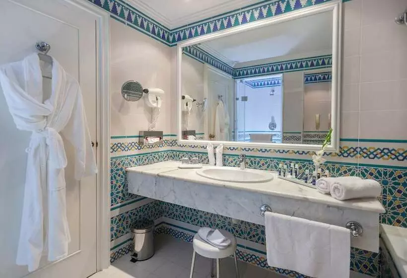 سوییت جونیور با چشم‌انداز دریا, Oceana Hotel & Spa Focussed Adults