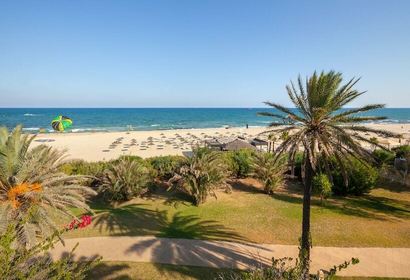 جناح جونيور مطلّ علي البحر, Oceana Hotel & Spa Focussed Adults