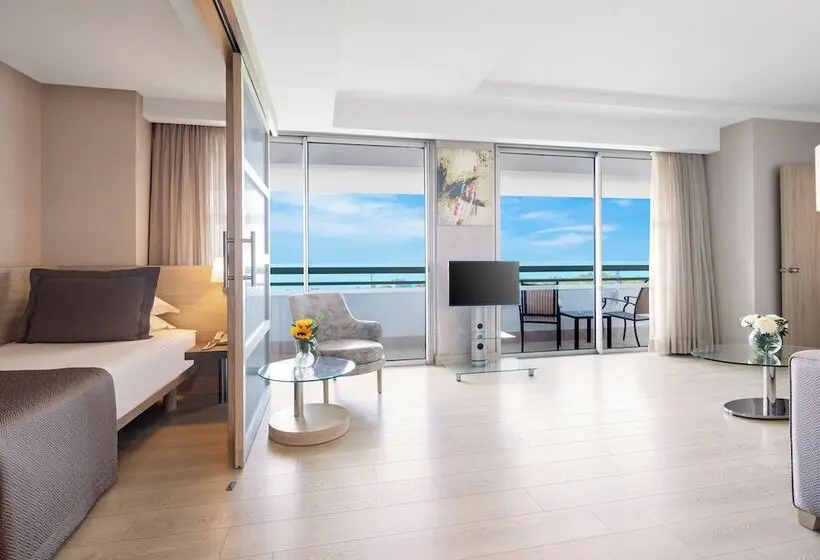 Deluxe Suite Sea View, Concorde De Luxe Resort