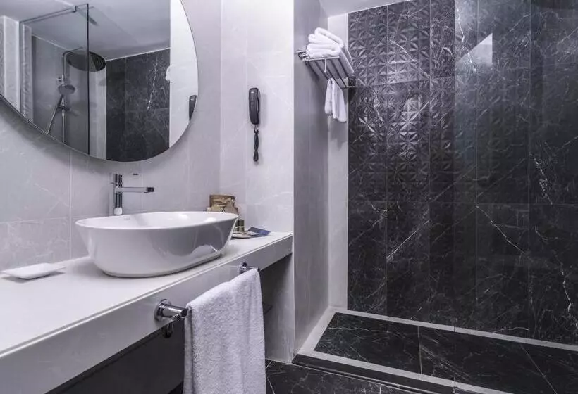 سوییت جونیور لوکس, Concorde De Luxe Resort
