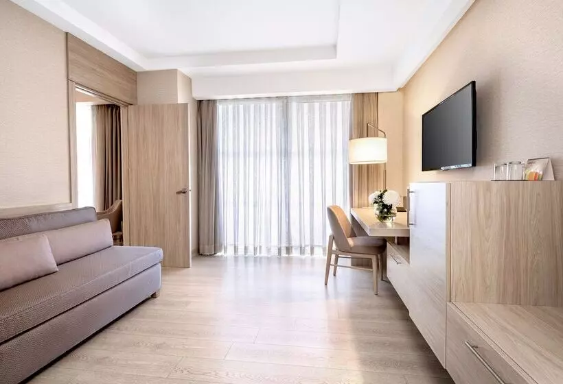 سوییت جونیور لوکس, Concorde De Luxe Resort