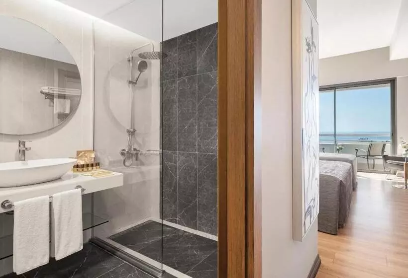 اتاق سه نفره دلوکس با چشم‌انداز دریا, Concorde De Luxe Resort Lara Antalya Prive Ultra All Inclusive