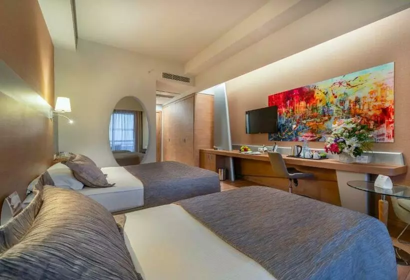 اتاق سه نفره دلوکس با چشم‌انداز دریا, Concorde De Luxe Resort Lara Antalya Prive Ultra All Inclusive