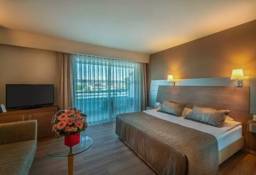 اتاق لوکس سه تخته, Concorde De Luxe Resort Lara Antalya Prive Ultra All Inclusive