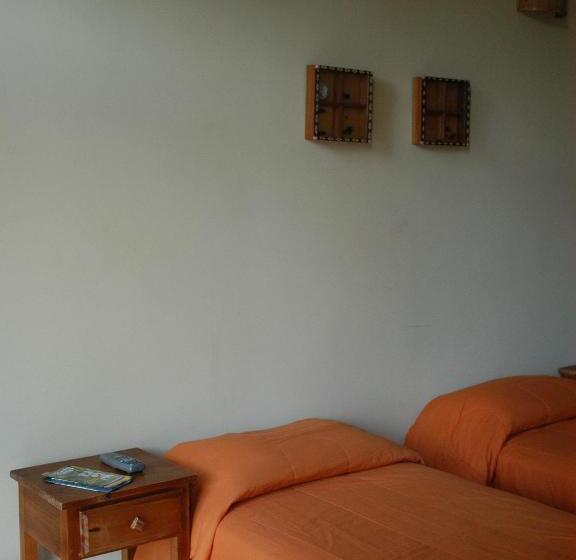 غرفة قياسية ثلاثية, Beer Hotel Iguazú