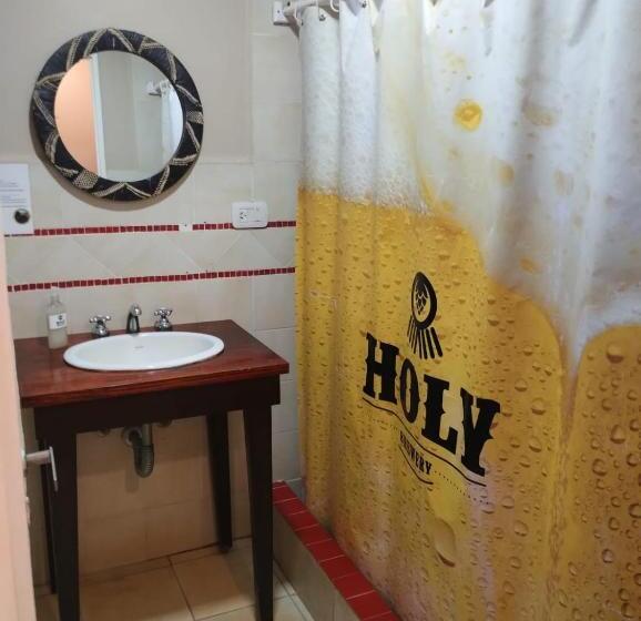 غرفة قياسية ثلاثية, Beer Hotel Iguazú