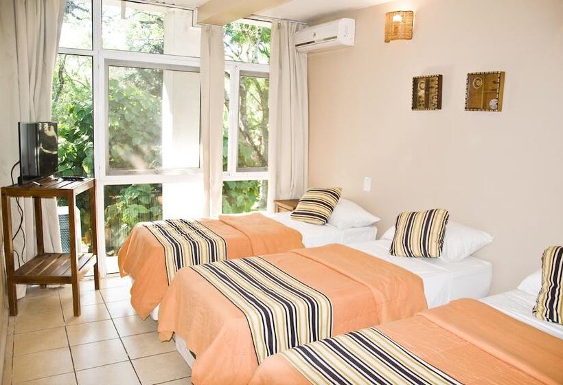 غرفة قياسية ثلاثية, Beer Hotel Iguazú