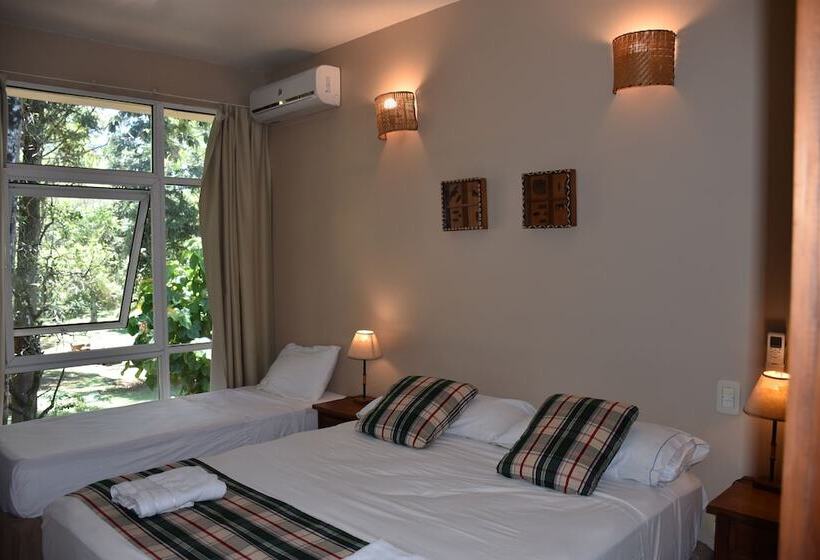 غرفة قياسية ثلاثية, Beer Hotel Iguazú