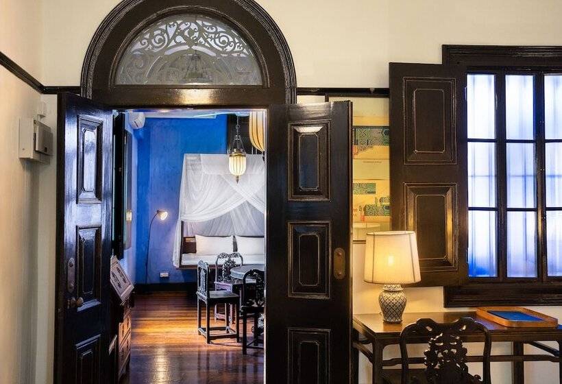 标准三人间, Cheong Fatt Tze The Blue Mansion