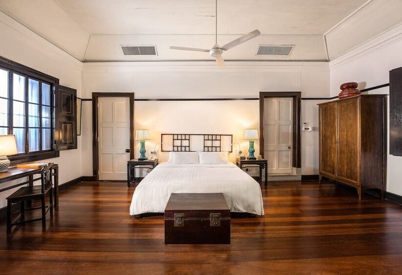 标准三人间, Cheong Fatt Tze The Blue Mansion