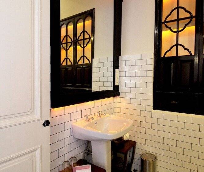 标准间, Cheong Fatt Tze The Blue Mansion