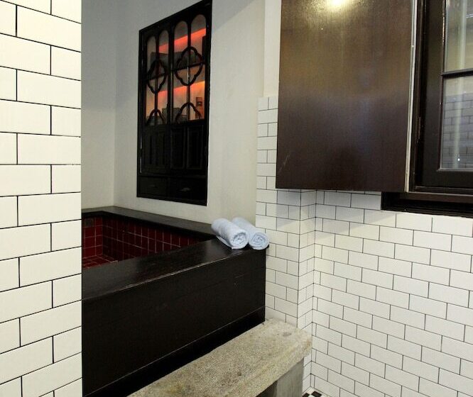 标准间, Cheong Fatt Tze The Blue Mansion