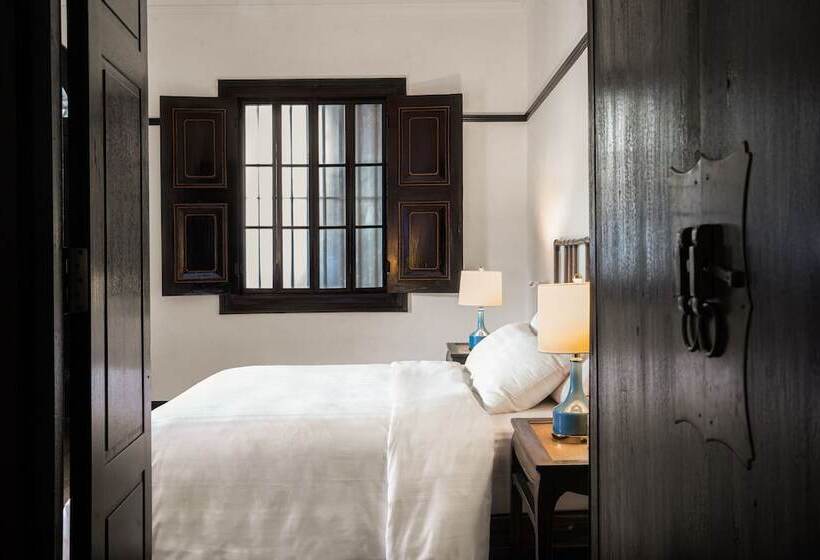 标准间, Cheong Fatt Tze The Blue Mansion