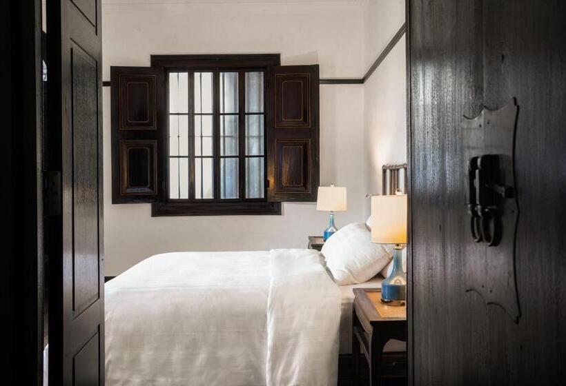 标准间, Cheong Fatt Tze The Blue Mansion